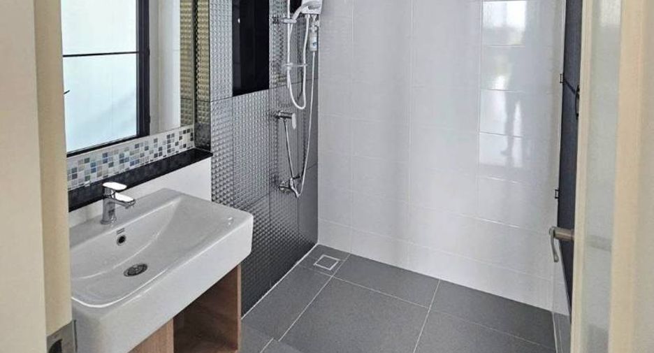 Reihenhaus zur Miete mit 3 Zimmer in Saphan Sung, Bangkok