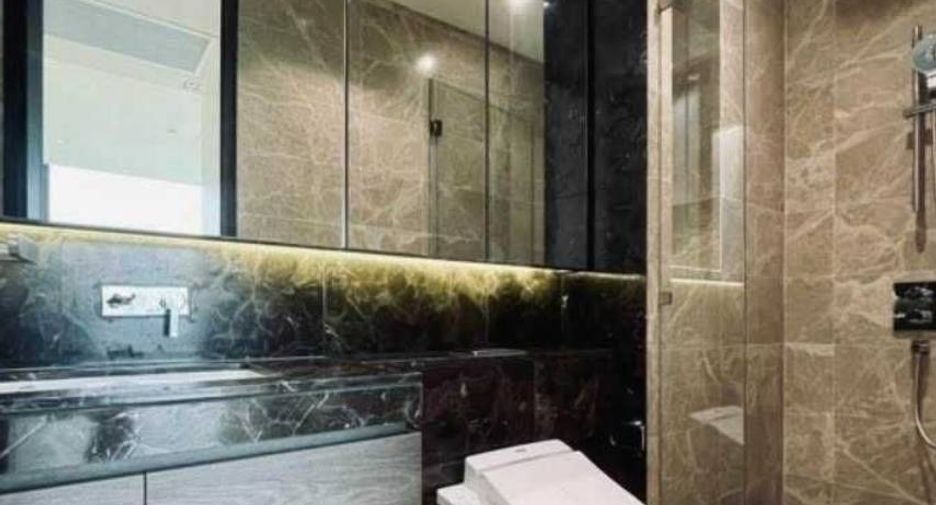 For rent 2 bedrooms condo in Pathum Wan, Bangkok