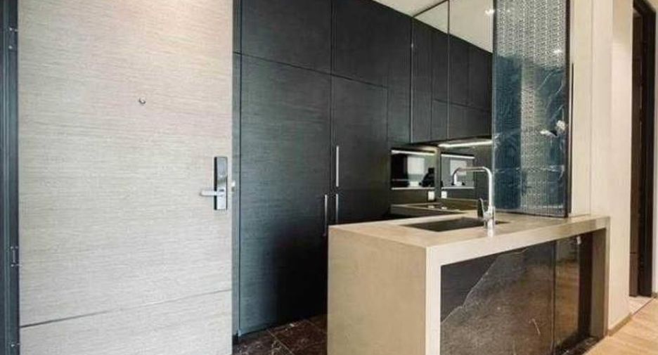 For rent 2 bedrooms condo in Pathum Wan, Bangkok