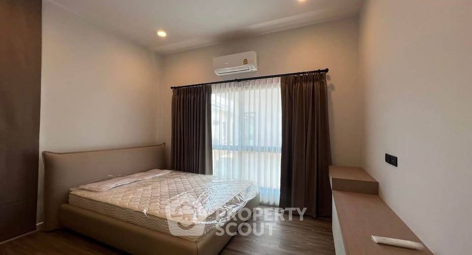 Casa en alquiler de 4 habitaciones en Bang Kapi, Bangkok