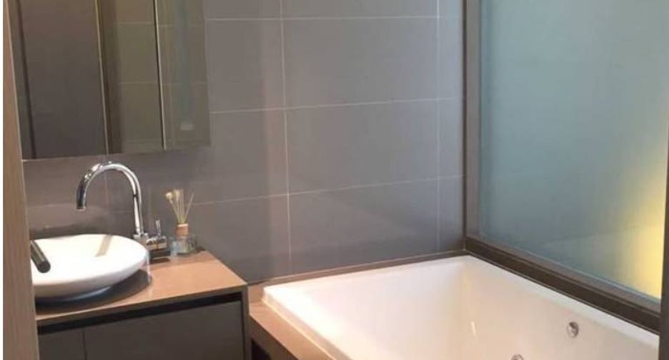 For rent 1 bed condo in Bang Rak, Bangkok