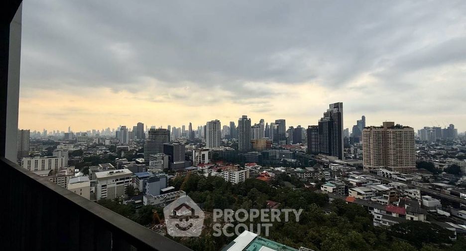 For rent 2 bedrooms condo in Khlong Toei, Bangkok