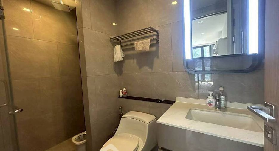 À louer 2 chambres condo à Huai Khwang, Bangkok