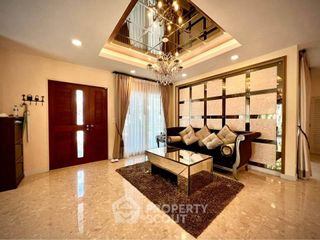 For rent 4 ベッドルーム house in Saphan Sung, Bangkok