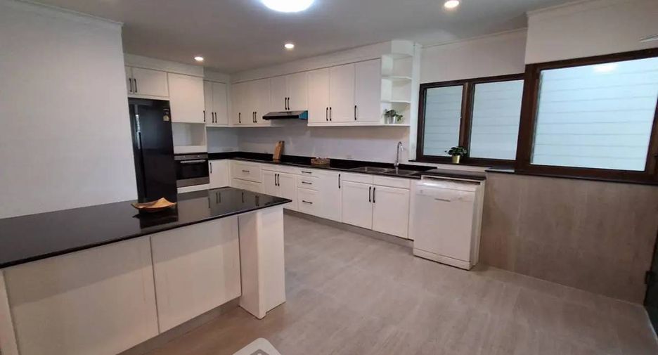 Apartment zur Miete mit 4 Zimmer in Khlong Toei, Bangkok