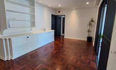 Apartment zur Miete mit 4 Zimmer in Khlong Toei, Bangkok