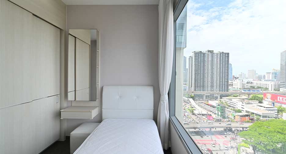 For rent 2 bedrooms condo in Watthana, Bangkok