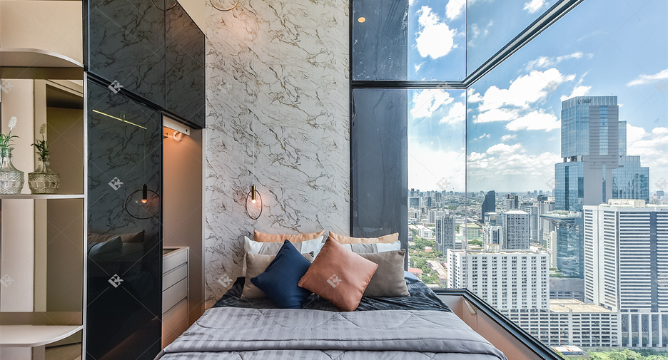 For rent 2 bedrooms condo in Ratchathewi, Bangkok