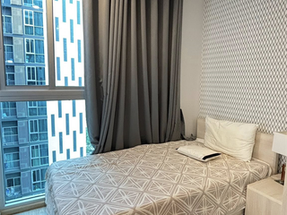 For rent 2 bedrooms condo in Huai Khwang, Bangkok