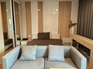 For rent 2 bedrooms condo in Huai Khwang, Bangkok