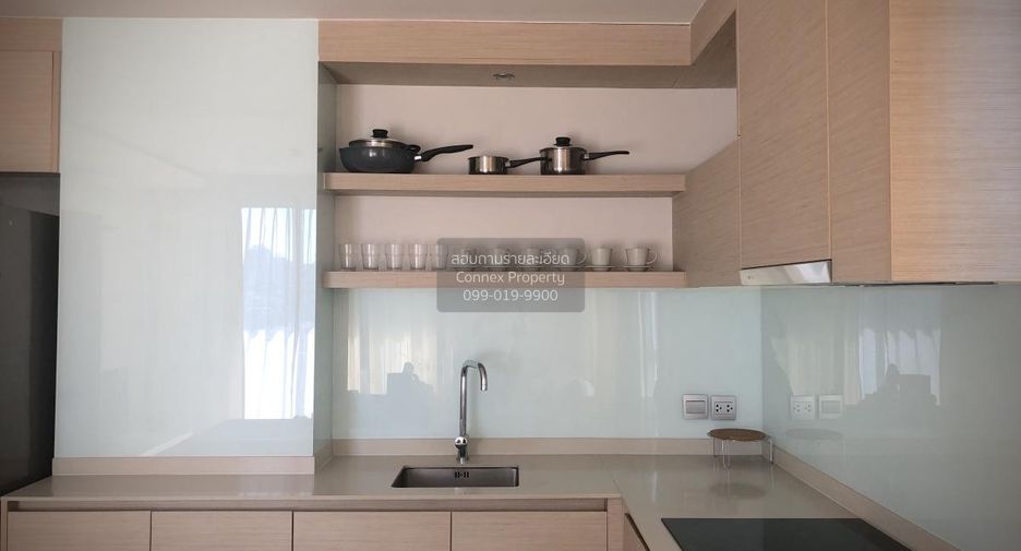 For rent 2 bedrooms condo in Watthana, Bangkok