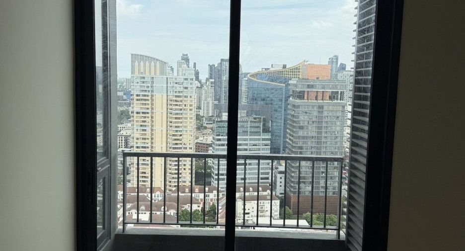 For sale 2 bedrooms condo in Watthana, Bangkok