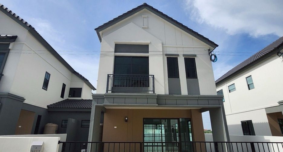 Casa adosada en alquiler de 3 habitaciones en Bang Sao Thong, Samut Prakan