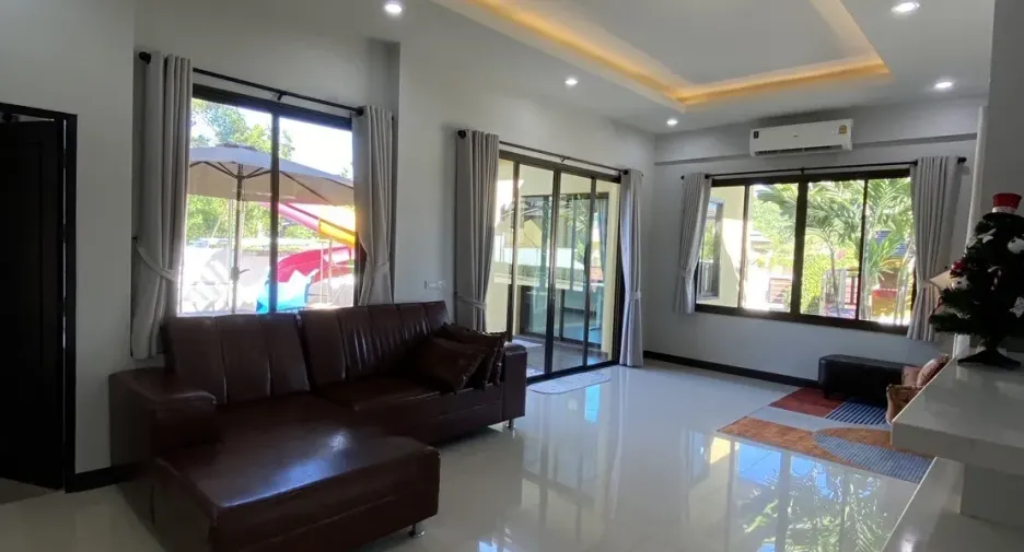 À louer 3 chambres villa à Bang Saray, Pattaya