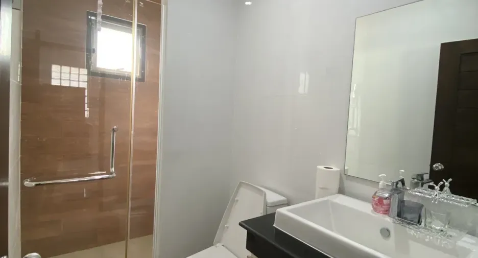 À louer 3 chambres villa à Bang Saray, Pattaya