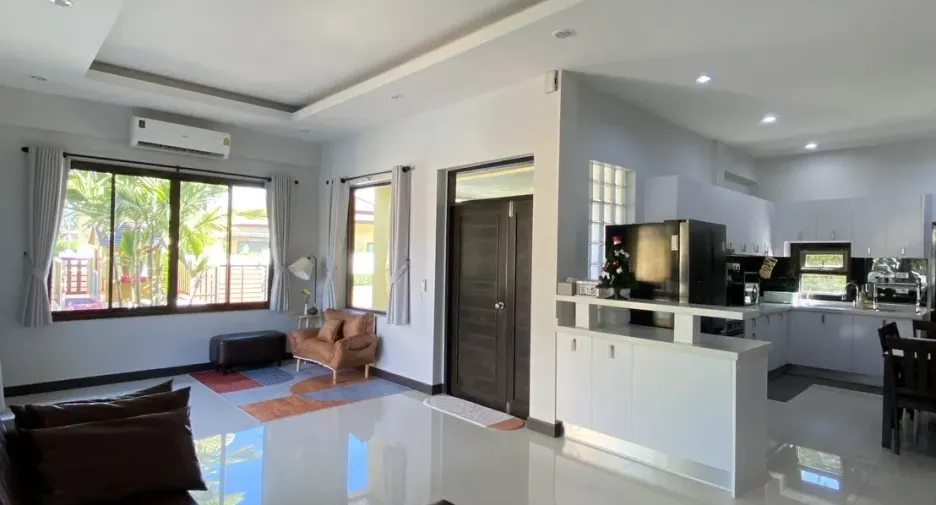 À louer 3 chambres villa à Bang Saray, Pattaya