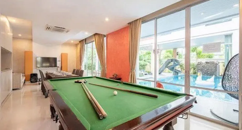 For rent 6 bedrooms villa in Jomtien, Pattaya