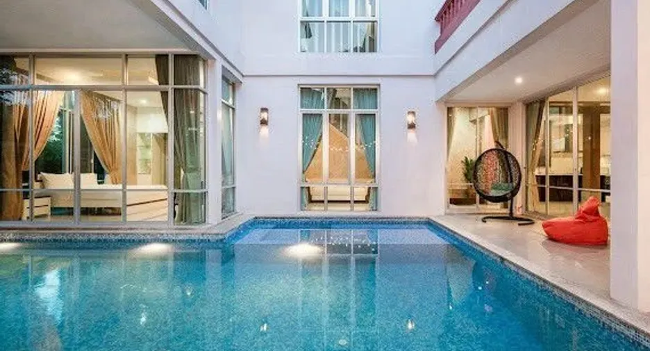 For rent 6 bedrooms villa in Jomtien, Pattaya