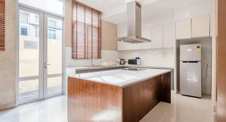 For rent 6 bedrooms villa in Jomtien, Pattaya