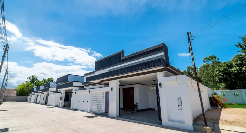 For sale 3 bedrooms villa in Bang Lamung, Chonburi