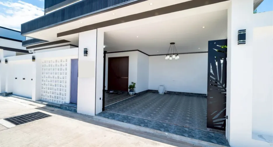 For sale 3 bedrooms villa in Bang Lamung, Chonburi