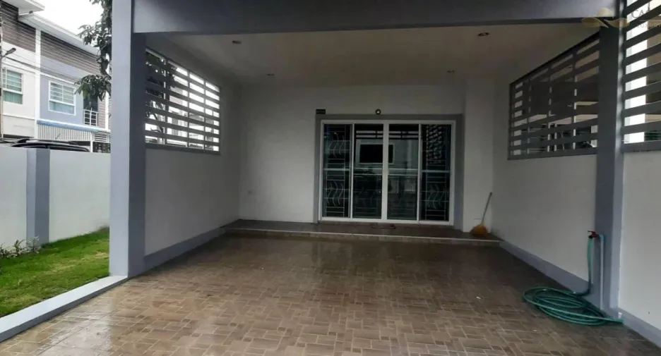 For sale 3 bedrooms townhouse in Bang Lamung, Chonburi