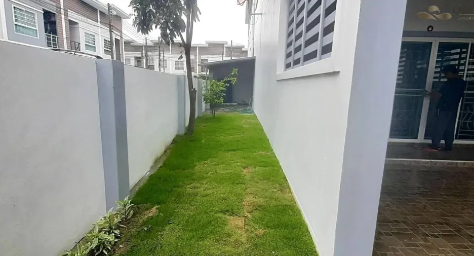 For sale 3 bedrooms townhouse in Bang Lamung, Chonburi