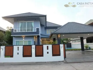 À louer 3 chambres villa à Bang Lamung, Chonburi