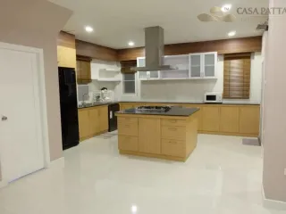 À louer 3 chambres villa à Bang Lamung, Chonburi