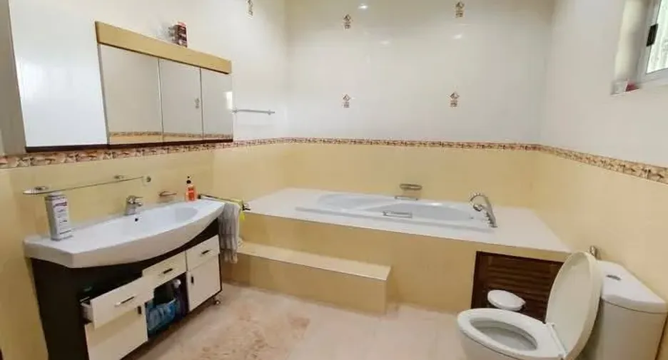Villa en venta de 5 habitaciones en Mueang Rayong, Rayong