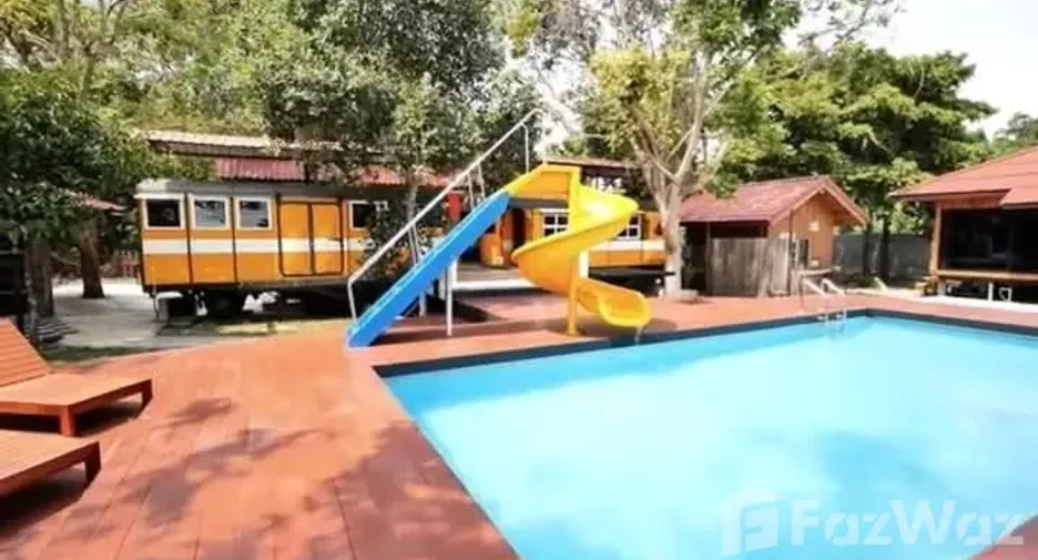 Villa en venta de 8 habitaciones en Mueang Rayong, Rayong