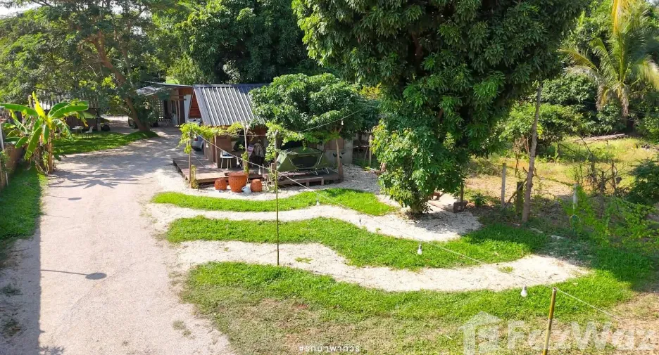 Продажа Участок в Mae Tha, Lampang