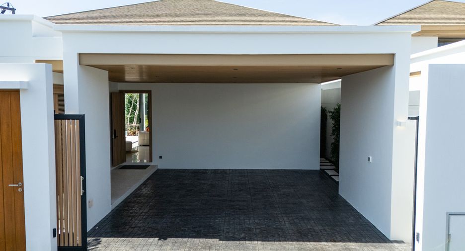 For sale 4 bedrooms villa in Mueang Phuket, Phuket