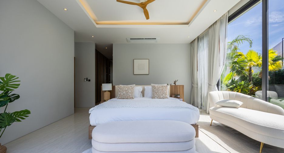 For sale 4 bedrooms villa in Mueang Phuket, Phuket