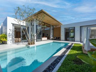 For sale 4 bedrooms villa in Mueang Phuket, Phuket