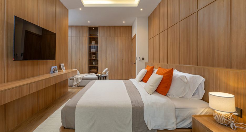 For sale 5 bedrooms villa in Mueang Phuket, Phuket