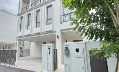 出租 4 卧室 独立屋 在 Lat Krabang, 曼谷