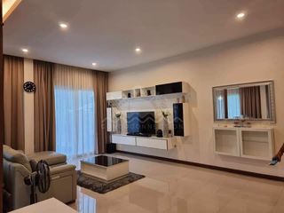 Casa en alquiler de 3 habitaciones en Bang Lamung, Chonburi