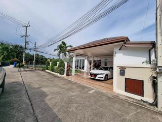Casa en alquiler de 3 habitaciones en Bang Lamung, Chonburi