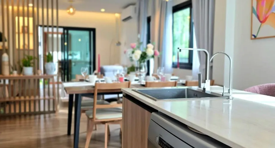 Villa en alquiler y en venta de 3 habitaciones en Mueang Phuket, Phuket
