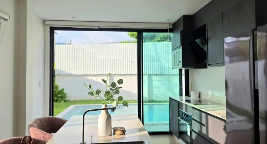 Villa en alquiler y en venta de 3 habitaciones en Mueang Phuket, Phuket