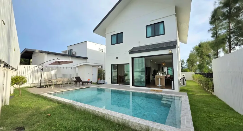 Villa en alquiler y en venta de 3 habitaciones en Mueang Phuket, Phuket