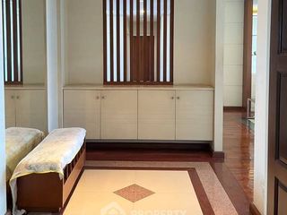 Condo en venta de 4 habitaciones en Yan Nawa, Bangkok