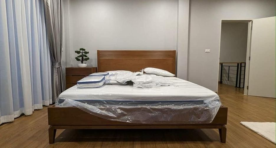 出租 4 卧室 独立屋 在 Bang Phli, Samut Prakan
