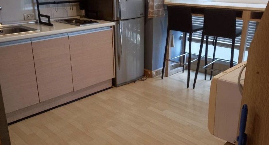 Продажа 1 кровать кондо в Хуаи Кхщанг, Бангкок