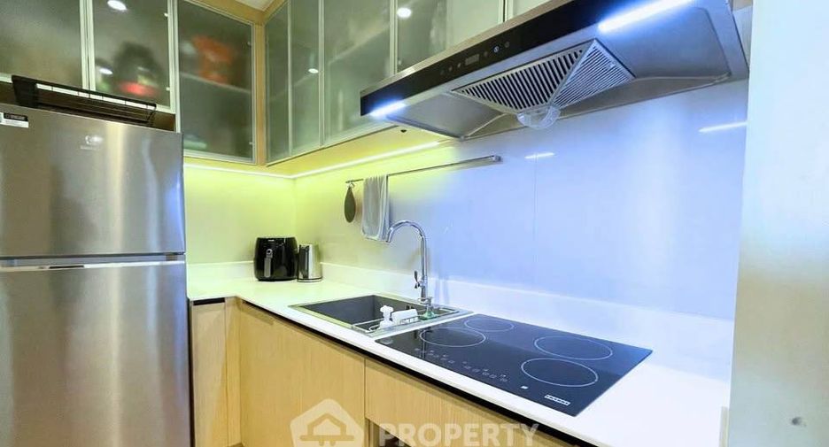 For sale 2 bedrooms condo in Watthana, Bangkok