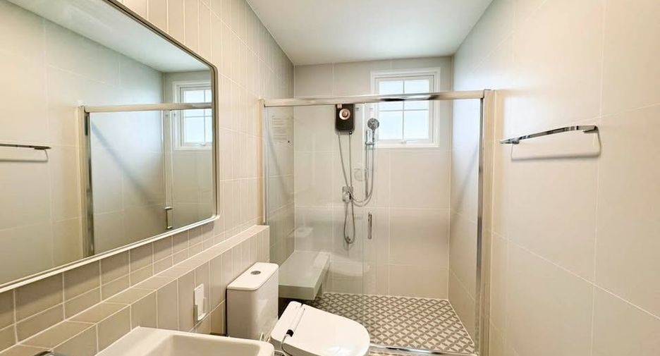 Haus zur Miete mit 3 Zimmer in Bang Phli, Samut Prakan
