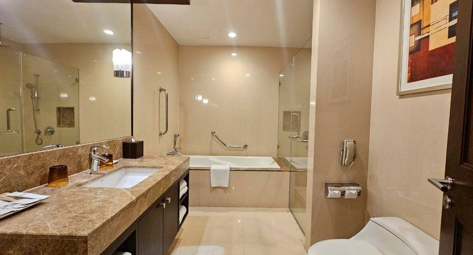 For rent 2 bedrooms condo in Khlong Toei, Bangkok