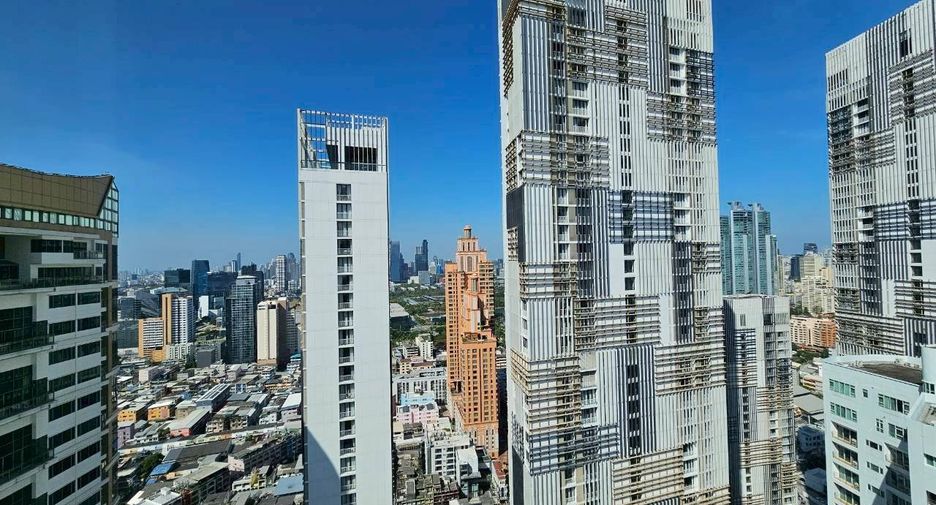 For rent 2 bedrooms condo in Khlong Toei, Bangkok