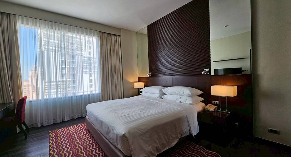 For rent 2 bedrooms condo in Khlong Toei, Bangkok